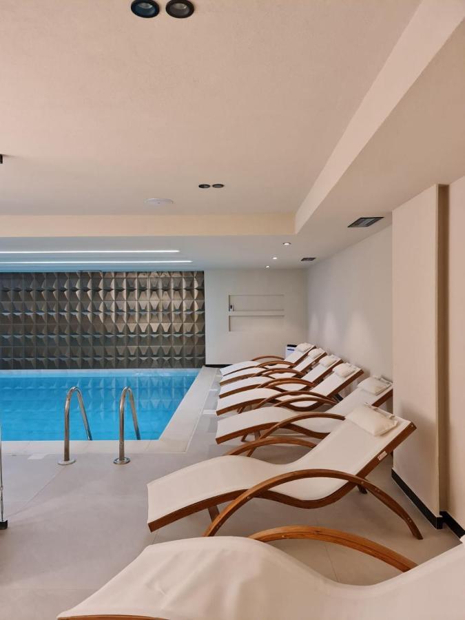 Orik Hotel & Spa Radhimë Esterno foto