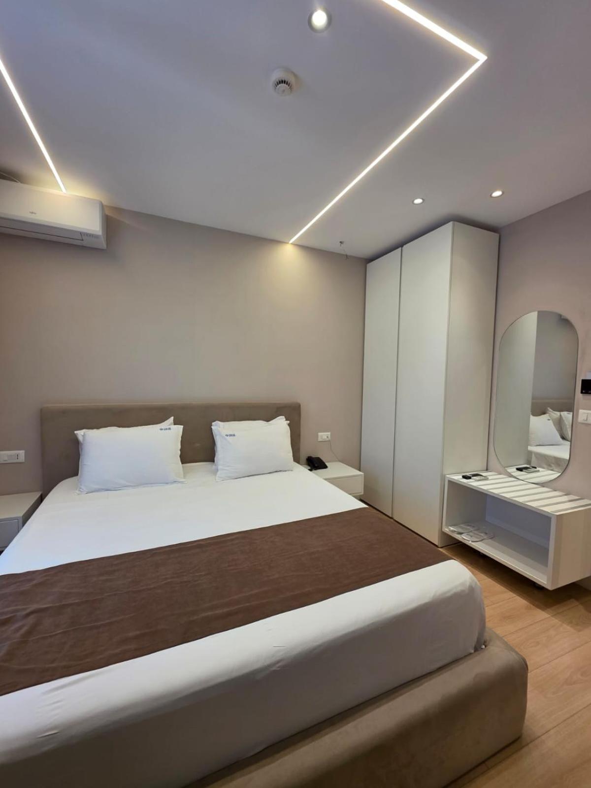 Orik Hotel & Spa Radhimë Esterno foto