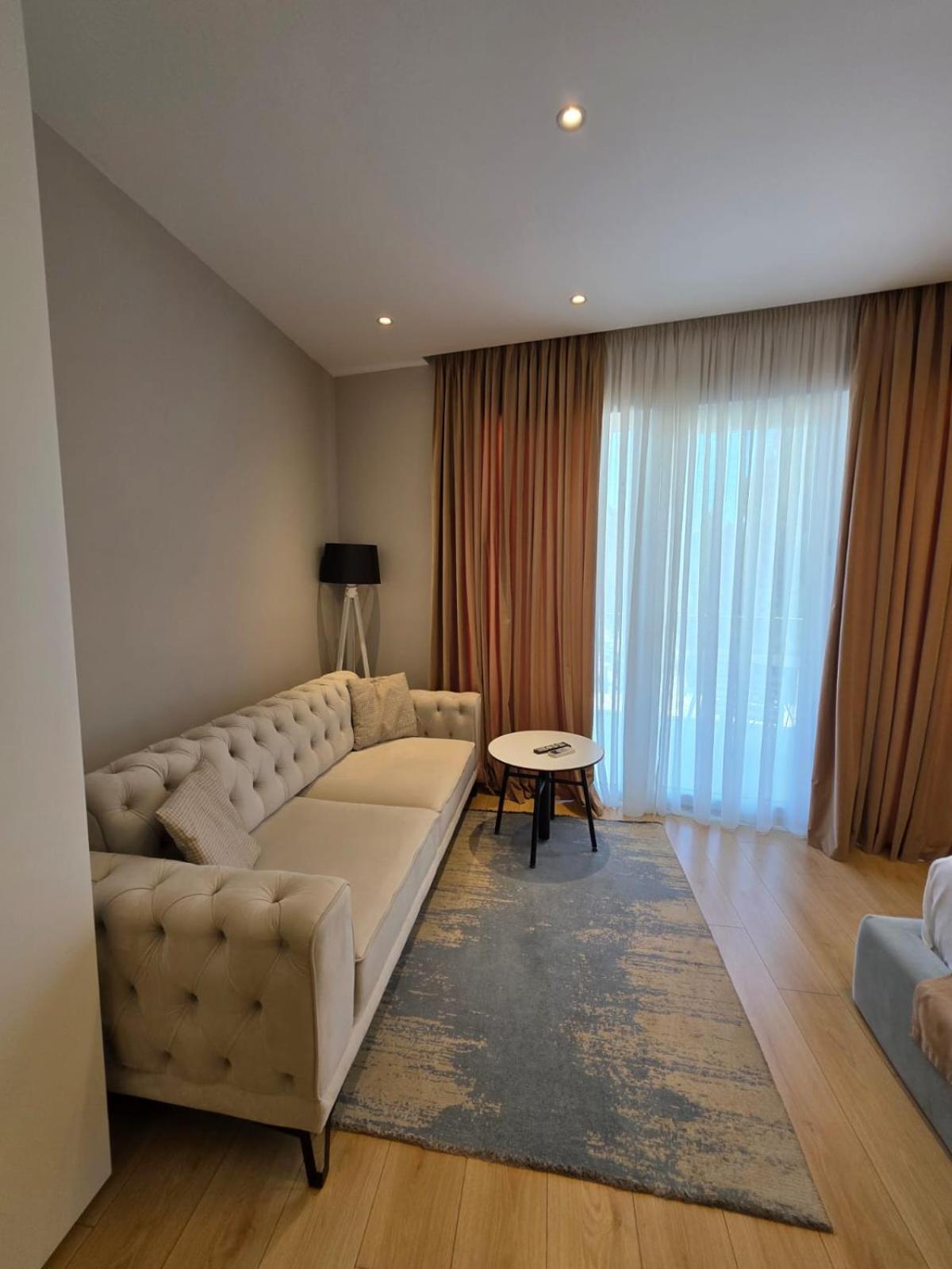 Orik Hotel & Spa Radhimë Esterno foto