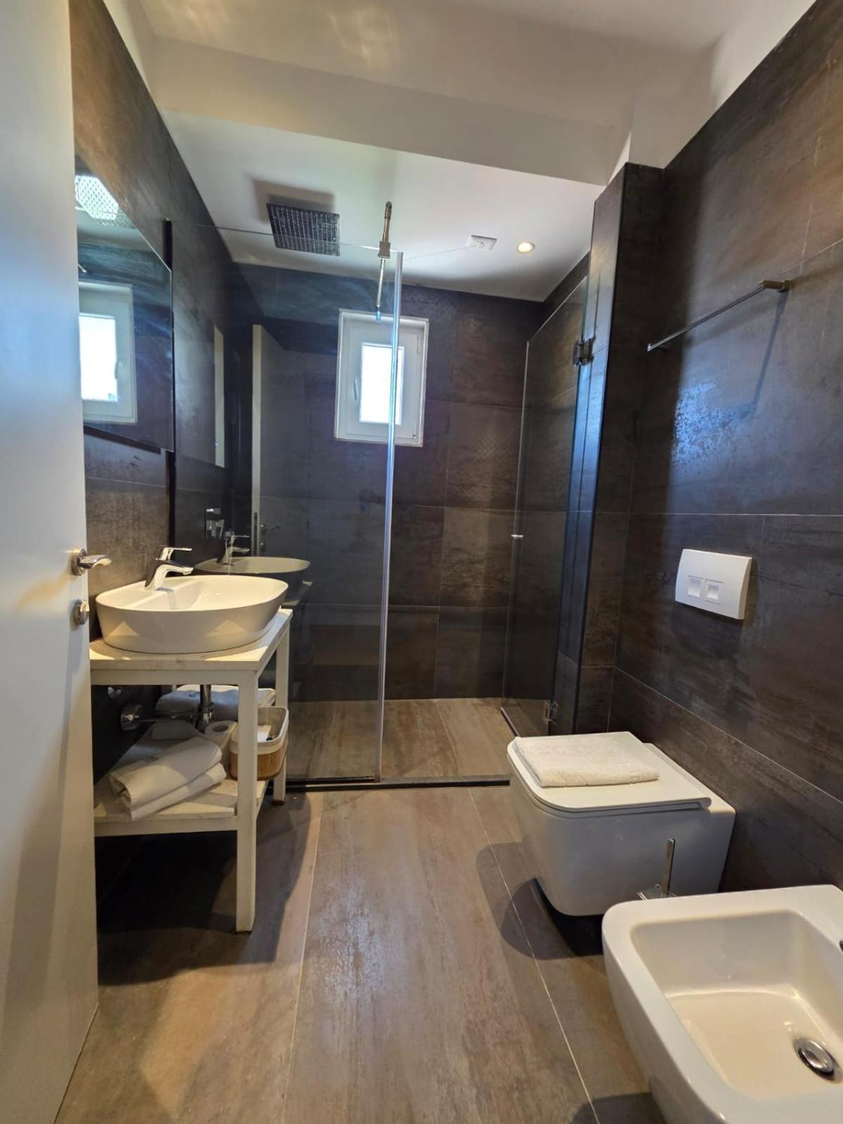 Orik Hotel & Spa Radhimë Esterno foto