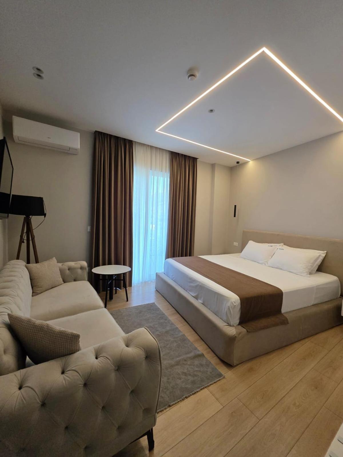 Orik Hotel & Spa Radhimë Esterno foto