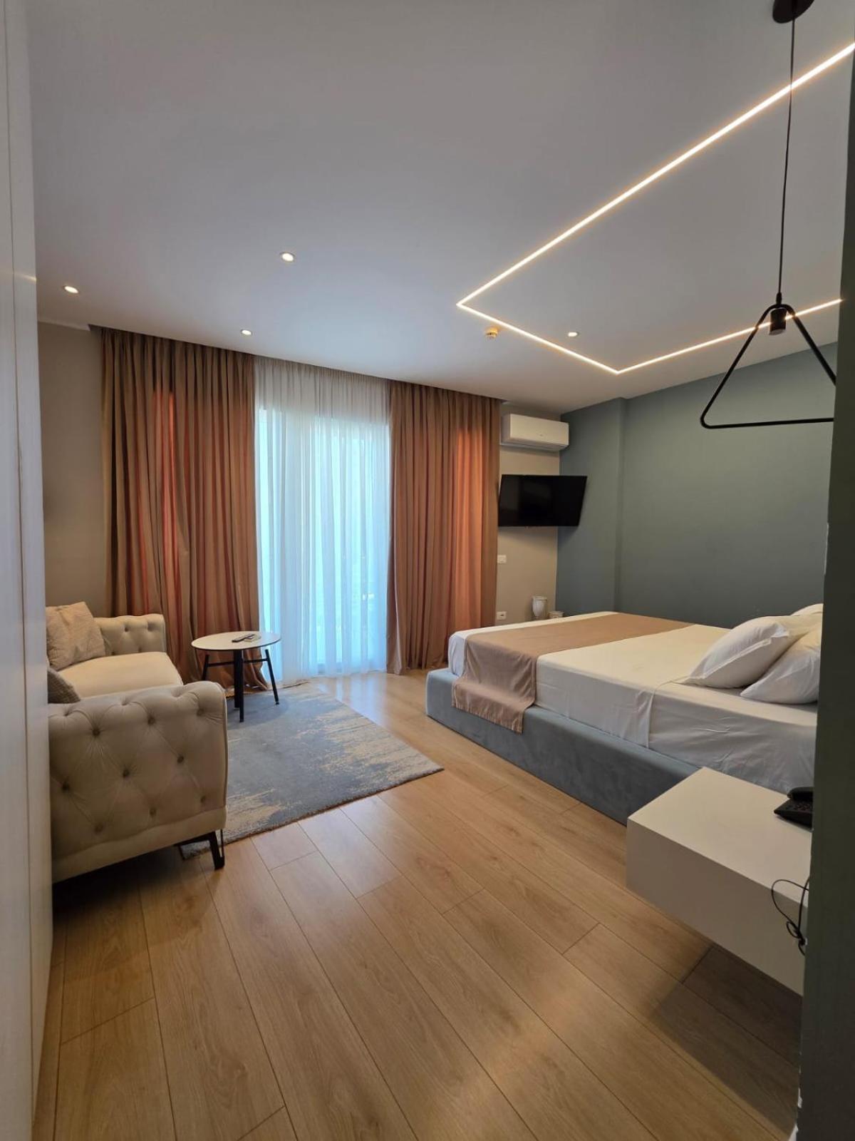 Orik Hotel & Spa Radhimë Esterno foto