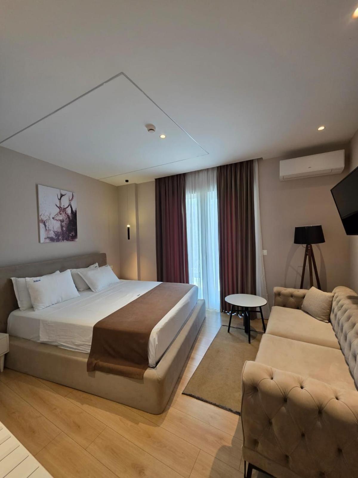 Orik Hotel & Spa Radhimë Esterno foto