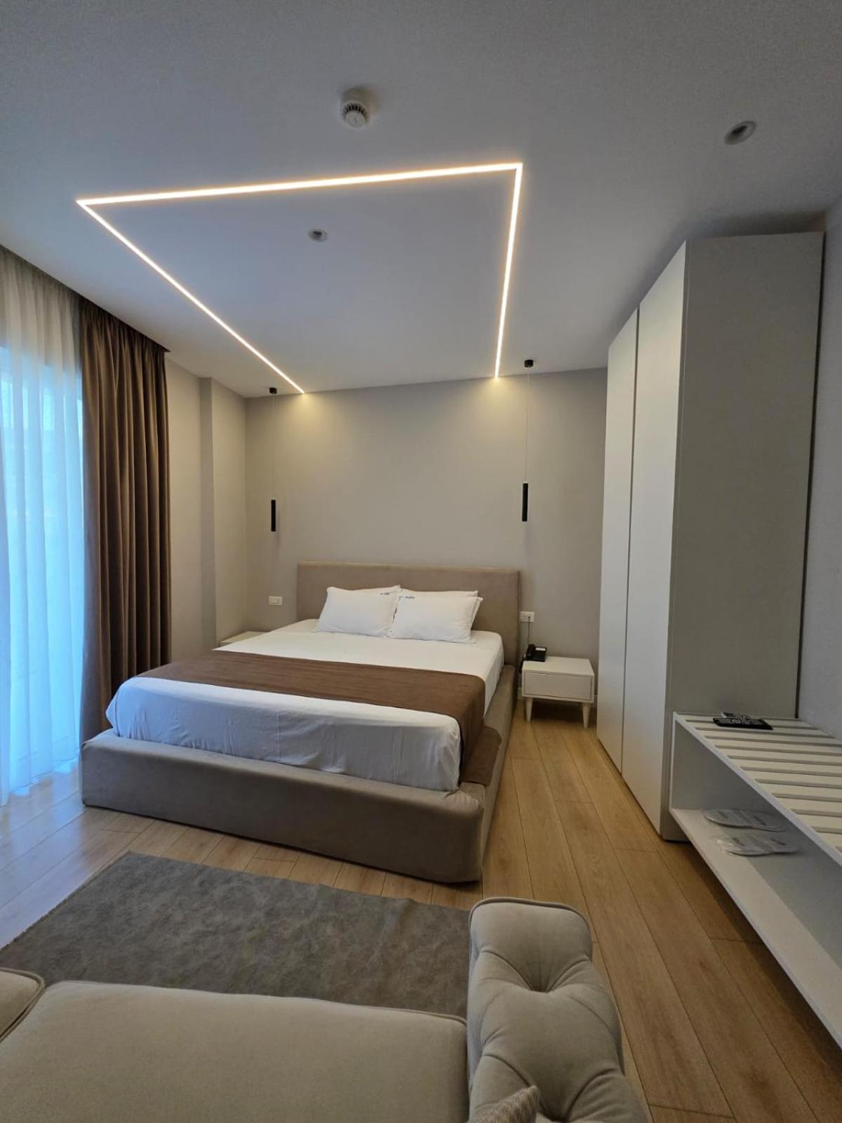Orik Hotel & Spa Radhimë Esterno foto