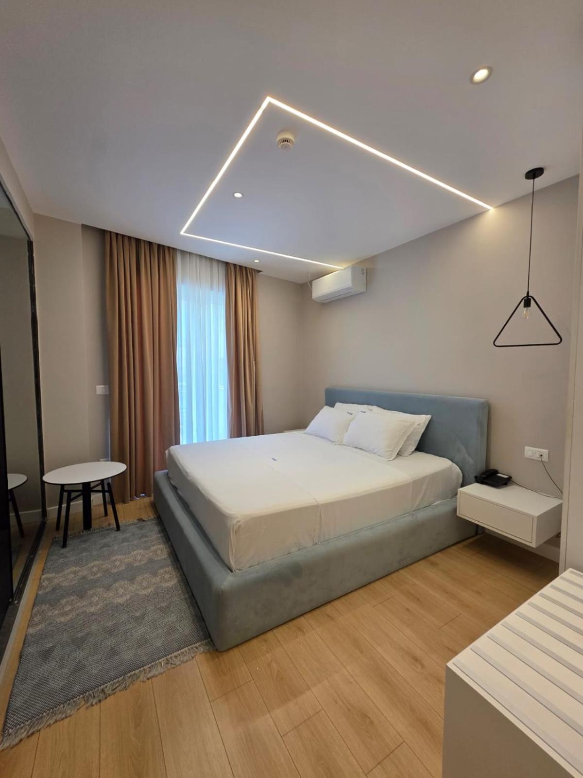 Orik Hotel & Spa Radhimë Esterno foto