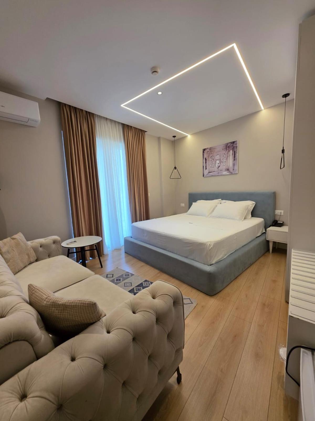 Orik Hotel & Spa Radhimë Esterno foto