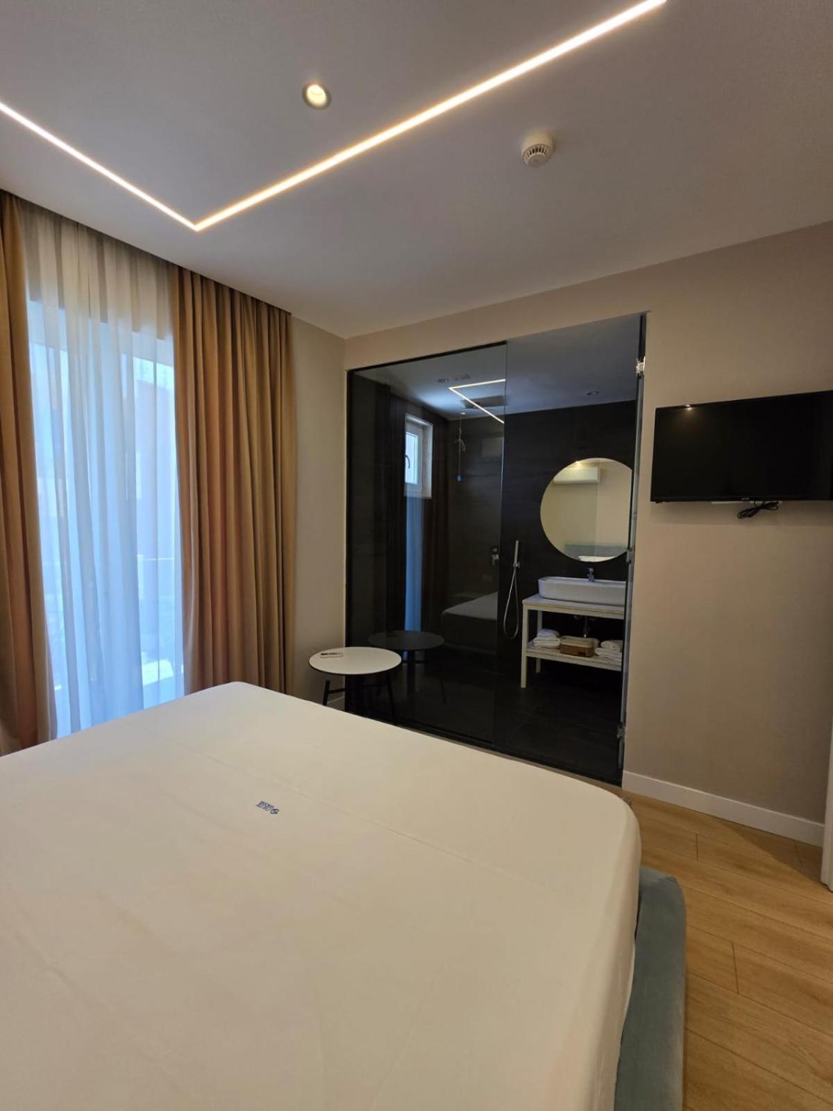 Orik Hotel & Spa Radhimë Esterno foto